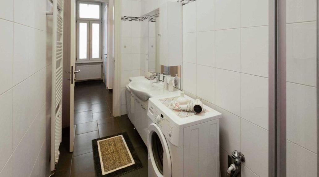 Flarent Economy Apartments Vienne Extérieur photo