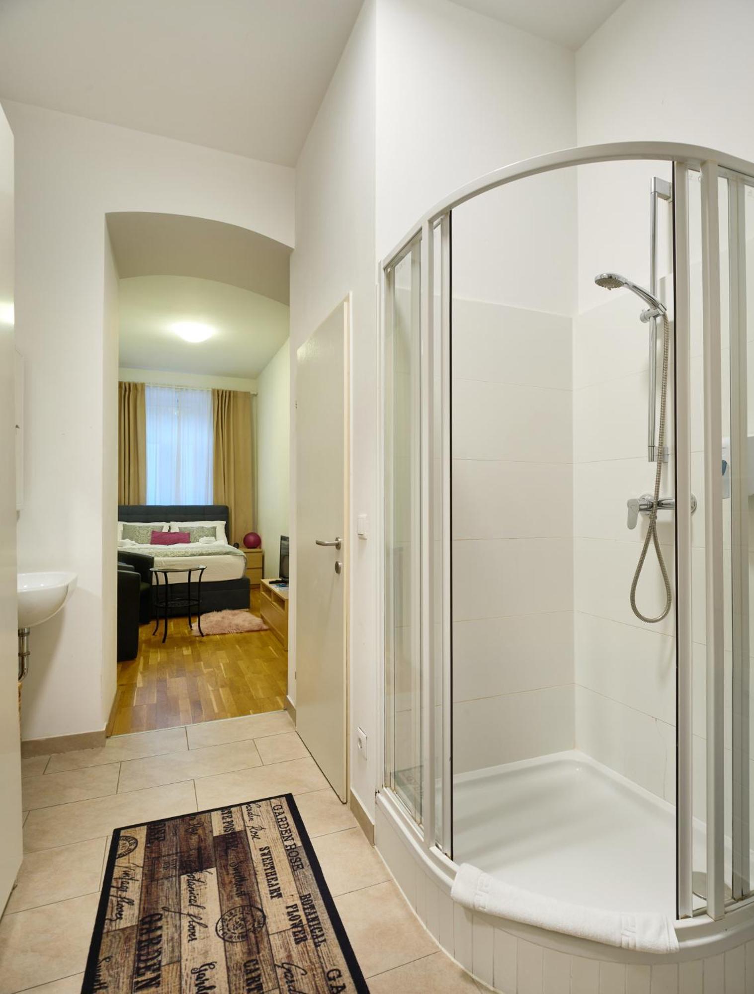 Flarent Economy Apartments Vienne Extérieur photo